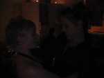 Cissi och Emily dansar sexigt till Macarena! =)